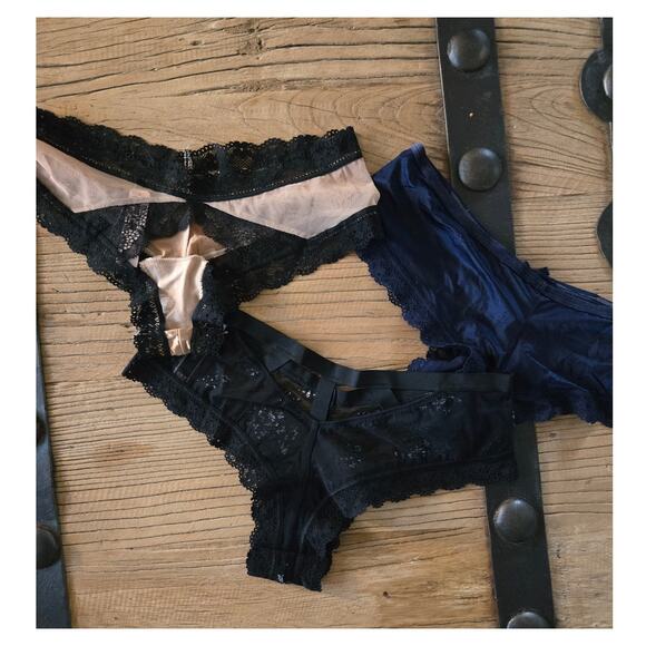 Victoria's Secret Very Sexy Cheeky Hipster Panty Bundle sz Small New - Picture 4 of 5